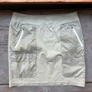NWT Merrell Around Town skirt | size small